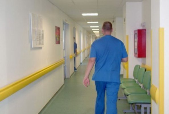 Medicii, în alertă! Încă un profesor suspect de TBC, la Limanu